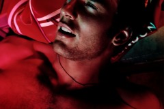 Chris Evans sexy e in rosso