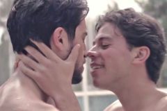 Un bacio gay per Francesco Centorame