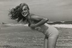 Marilyn Monroe  in costume da bagno nel 1949