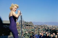 Marilyn Monroe in Corea nel 1954