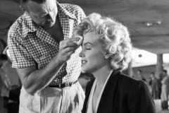 Marilyn Monroe al trucco sul set di Niagara