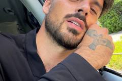 Michele Morrone, labbra e tatuaggi