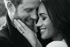 Principe Harry e Meghan Markle sorridono sulla copertina di Vogue Australia