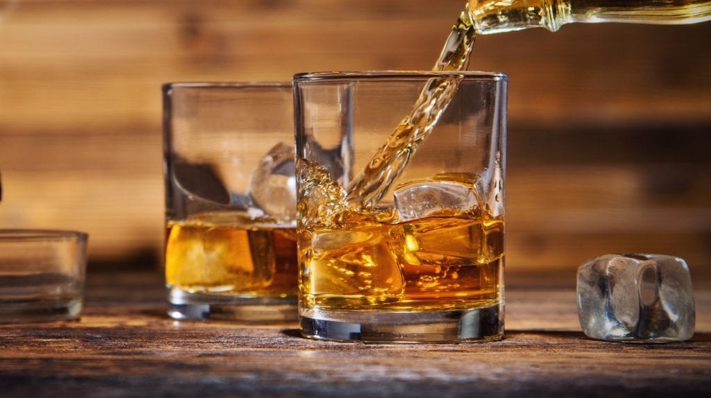 Due bicchieri di whisky