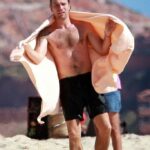 Ewan McGregor in spiaggia