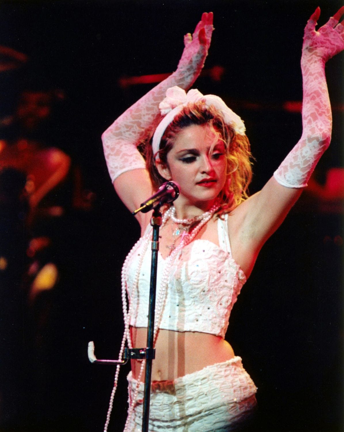 Madonna canta Material Girl - Virgin Tour