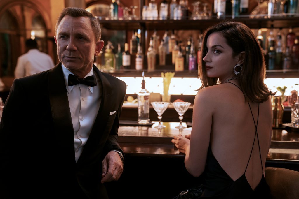 Daniel Craig e Ana De Armas in No Time To Die