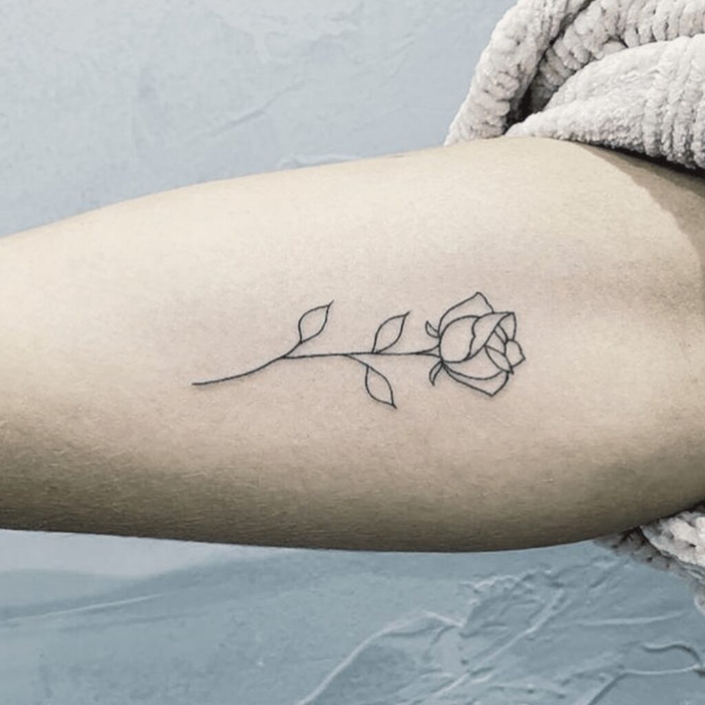 tatuaggi piccoli significativi stilizzati