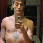 Damiano David  in un selfie shrtless