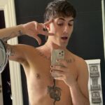 Damiano David  selfie a petto nudo