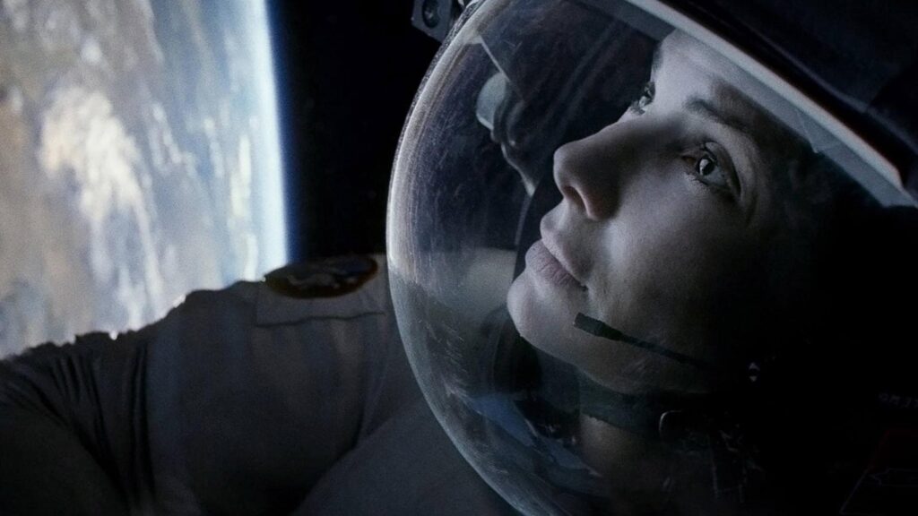 Sandra Bullock nel film Gravity