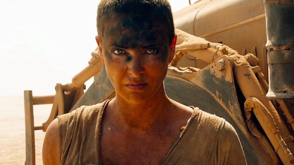 Charlize Theron nei panni di Furiosa in Mad Max Fury Road
