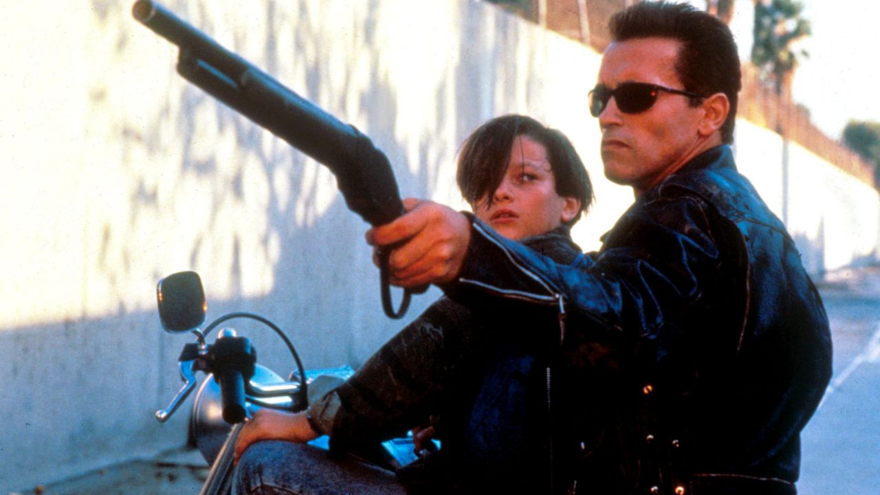 Schwarzenegger e Edward Furlong in Terminator 2