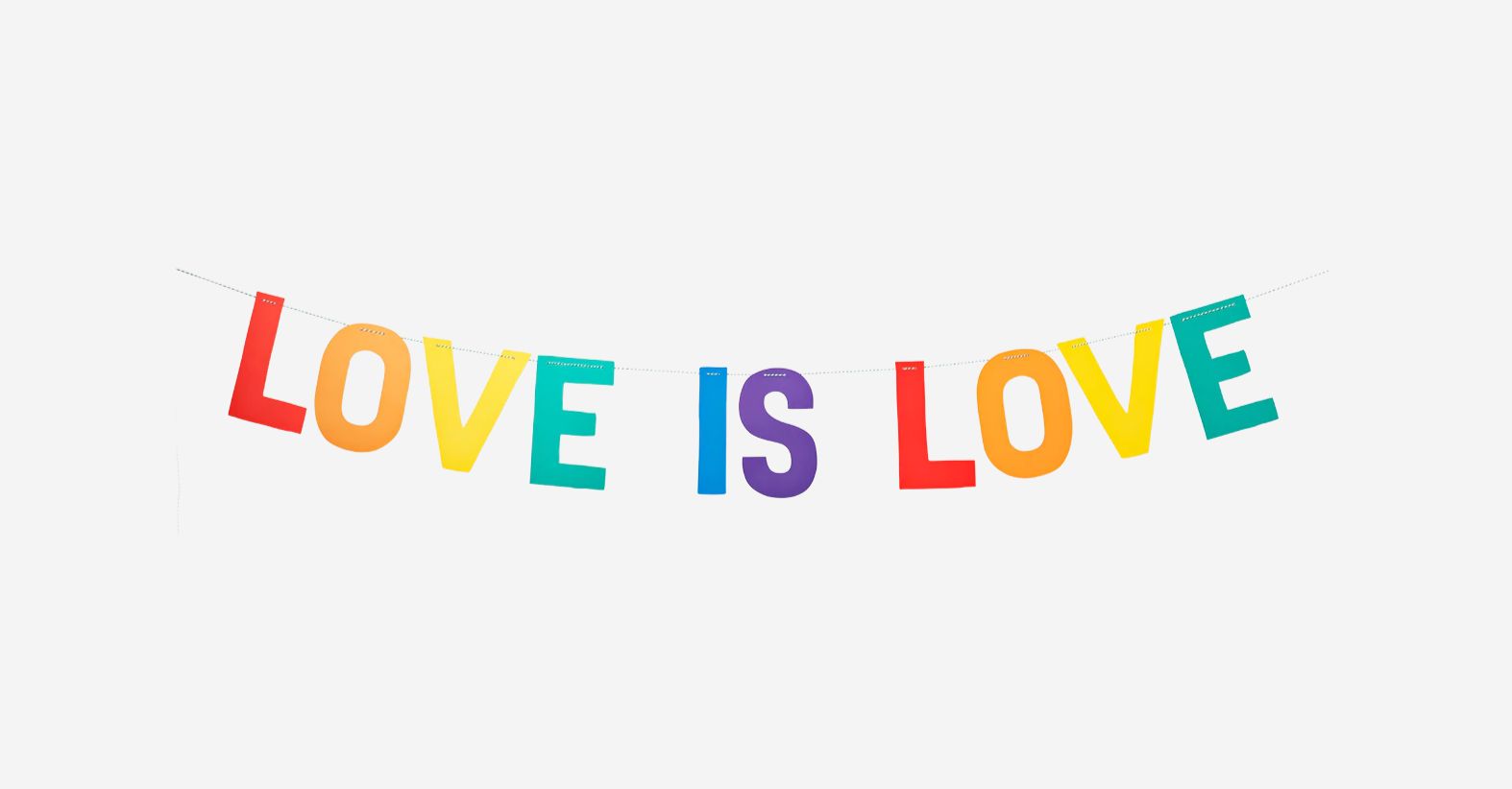 Love is Love: ghirlanda con scritta