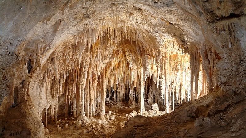 Interno delle grotte di Castellana