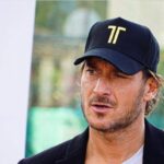 Francesco Totti con un cappellino da baseball