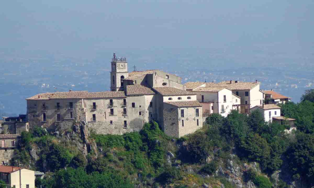 Il castello di Castelvetere