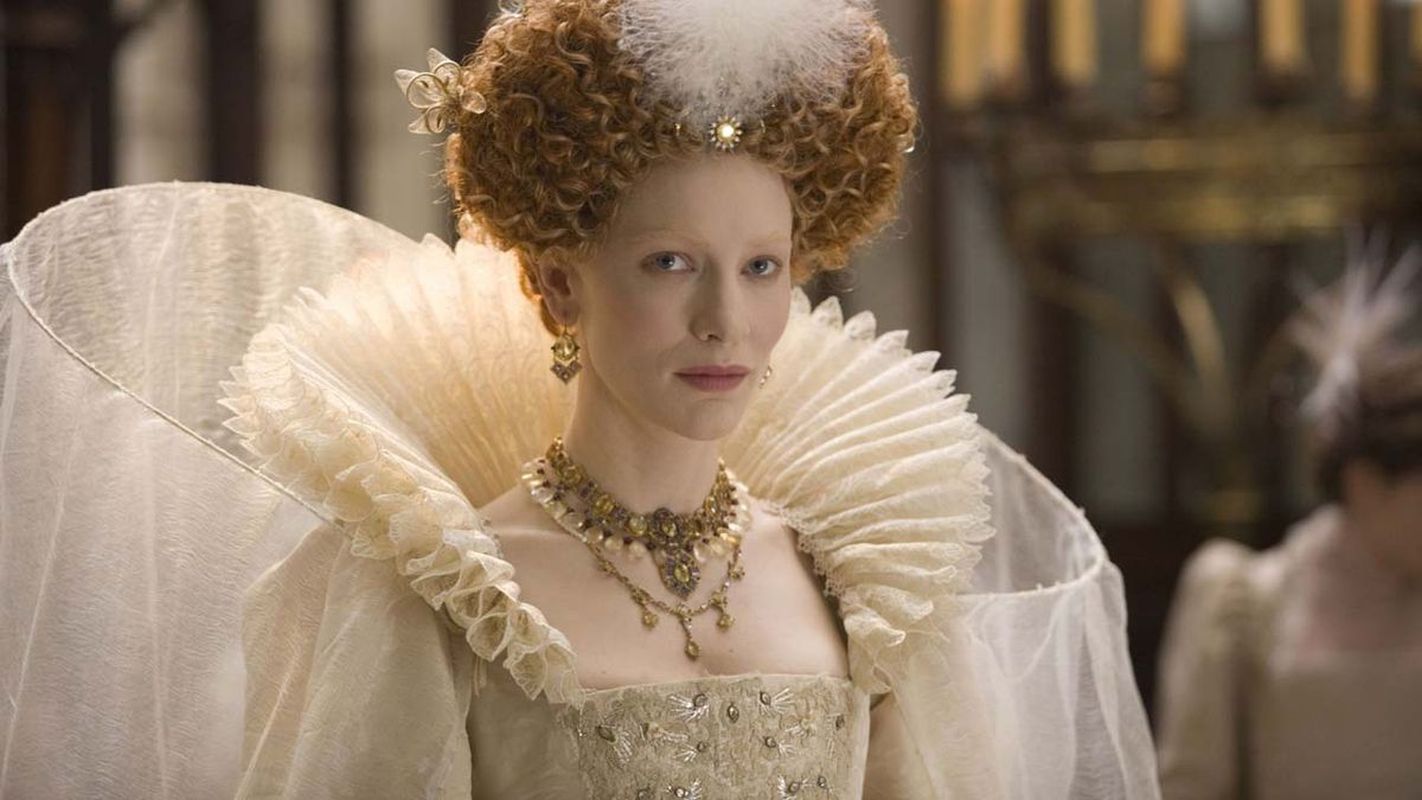 Cate Blanchett è Elisabetta I in Elizabeth: The Golden Age