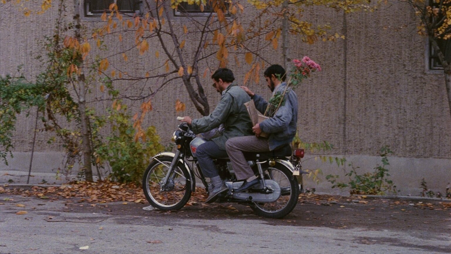 Una scena dal film Close Up di Abbas Kiarostami