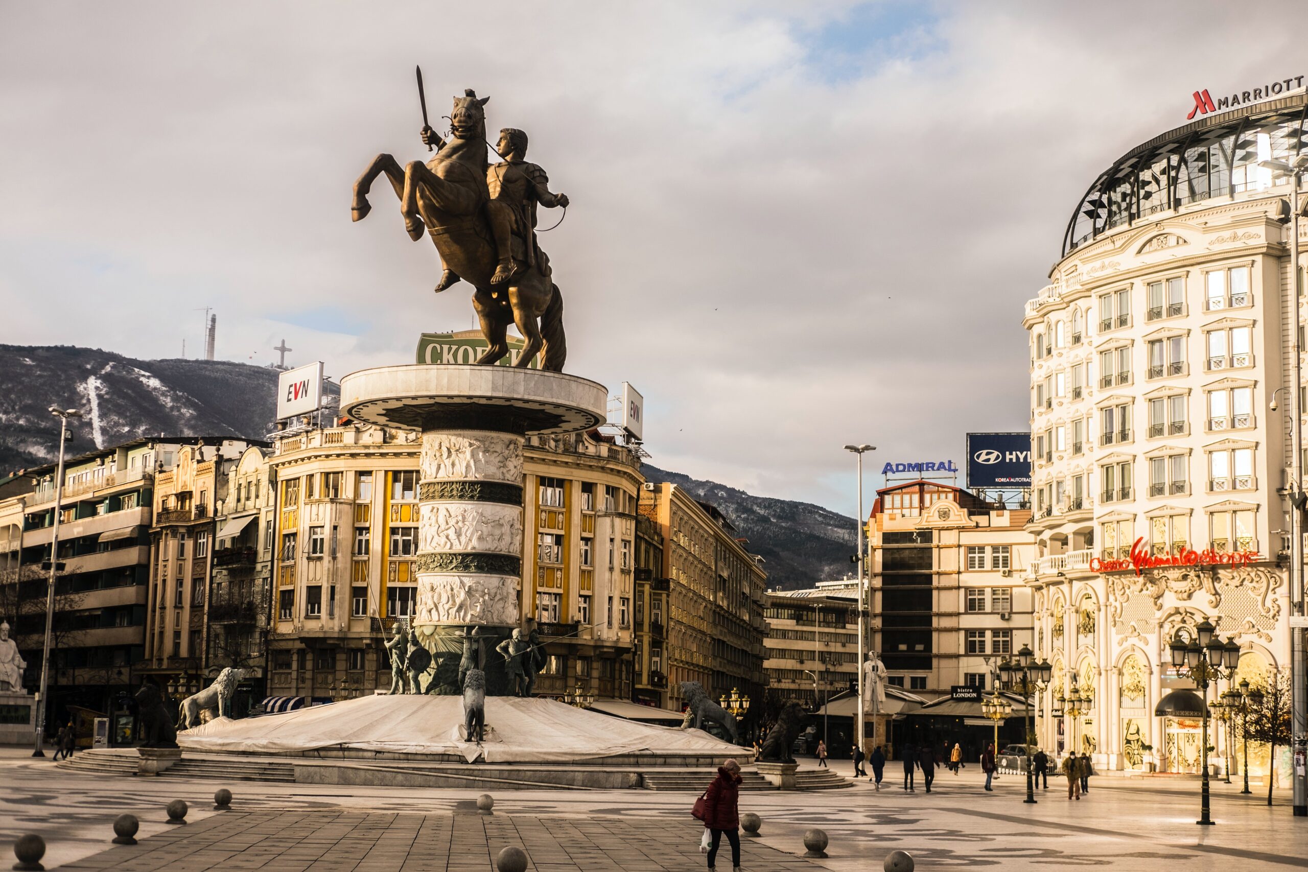 una piazza di Skopje