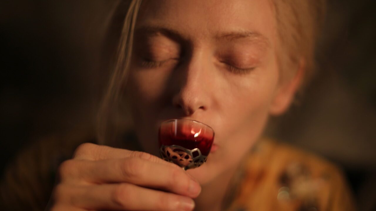 Tilda Swinton in Solo gli amanti sopravvivono