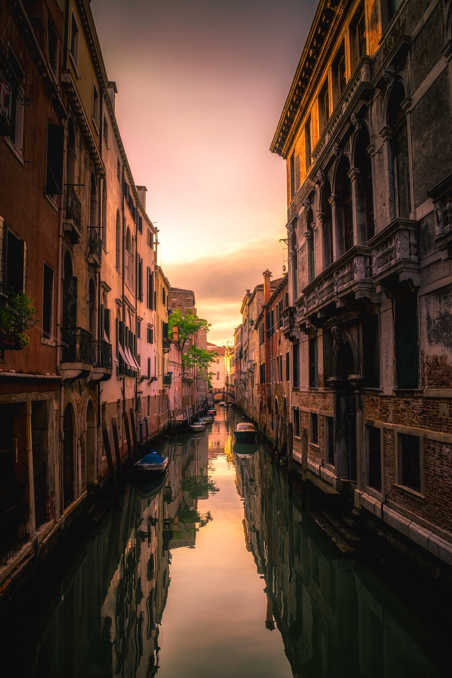 scorcio su un canale di Venezia