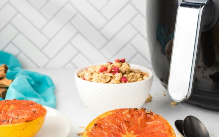 Lo sapevi? 3 cibi che non devi mai mettere in friggitrice ad aria: te la rovineranno per sempre cibi in friggitrice ad aria