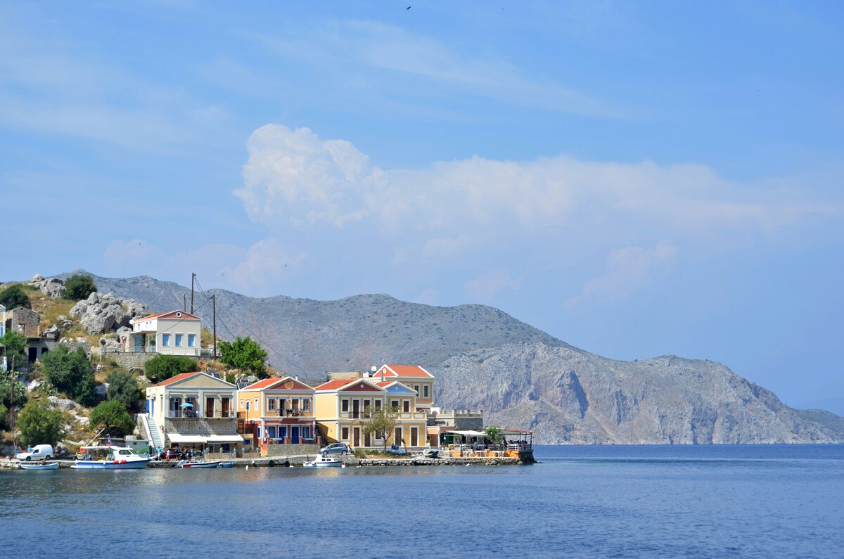 Simi grecia - Unsplash (ilmeglioditutto.it)