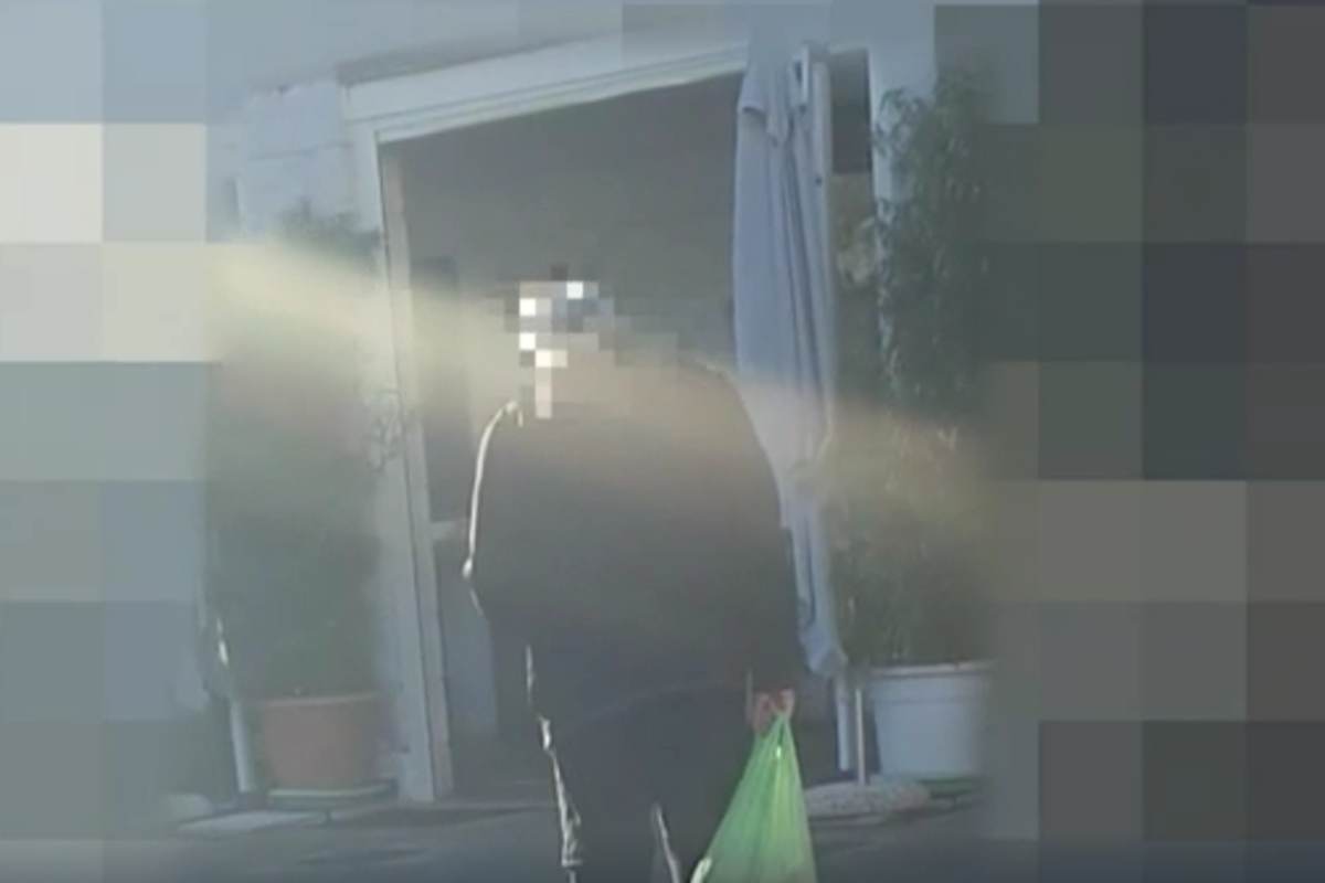 il finto cieco va a fare la spesa