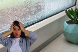 Il prodotto invisibile che cancella la condensa dai vetri in un attimo: ce l’hai già a casa Il prodotto invisibile che cancella la condensa dai vetri in un attimo