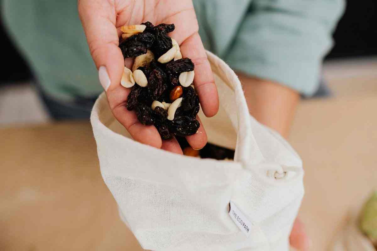 frutta secca i benefici e quanto mangiare ogni giorno